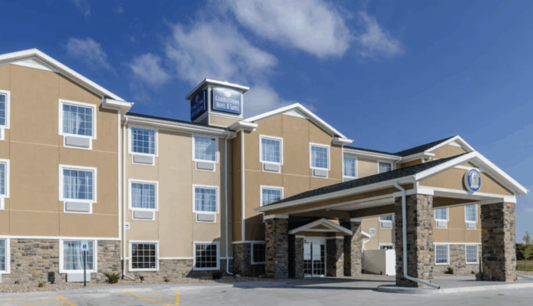 Cobblestone Hotel and Suites McCook NE
